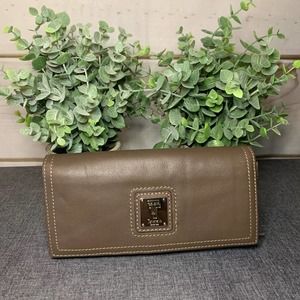 Tignanello brown leather Full Sized Wallet- NEW